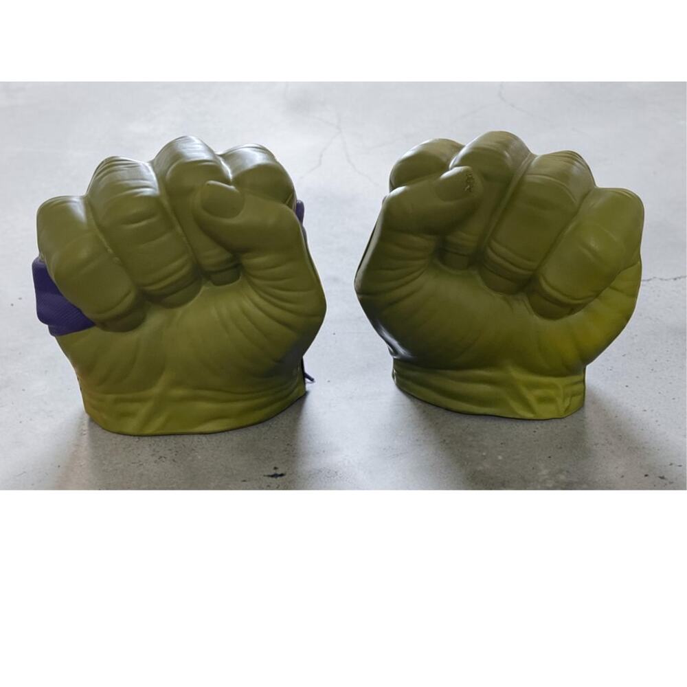 Avengers Incredible Hulk Hands Electronic Sounds Smash Fists Gladiator Thor Toy